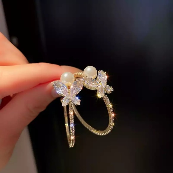 New 18k gold plated hoop earrings - Picture 2 of 4